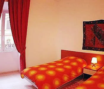 Folia B&B Roma 2*,